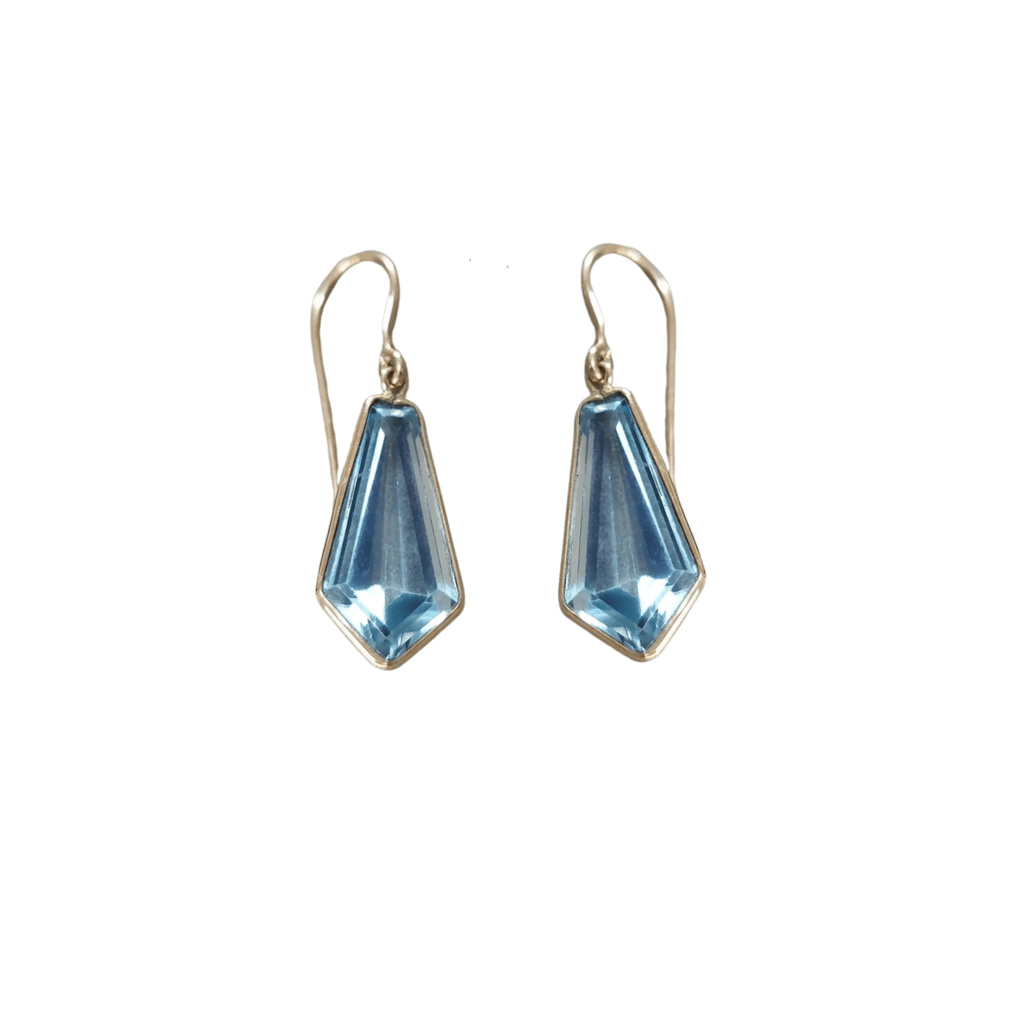 Beautiful 14k Gold Topaz Earrings Sky Blue