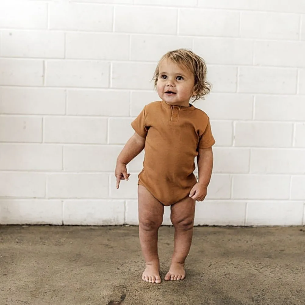 Snuggle Hunny Kids Short-Sleeved Bodysuit