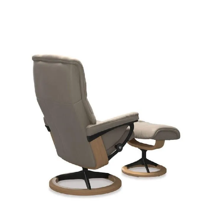 Stressless® Mayfair Medium Leather Recliner - Signature Base (Paloma Mushroom)